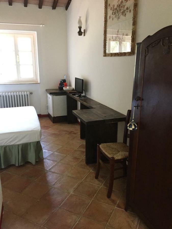 Casale Ai Poggi Pensionat Orbetello Eksteriør billede